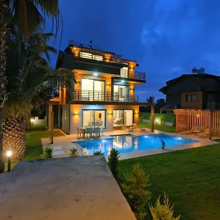 Moni Villa